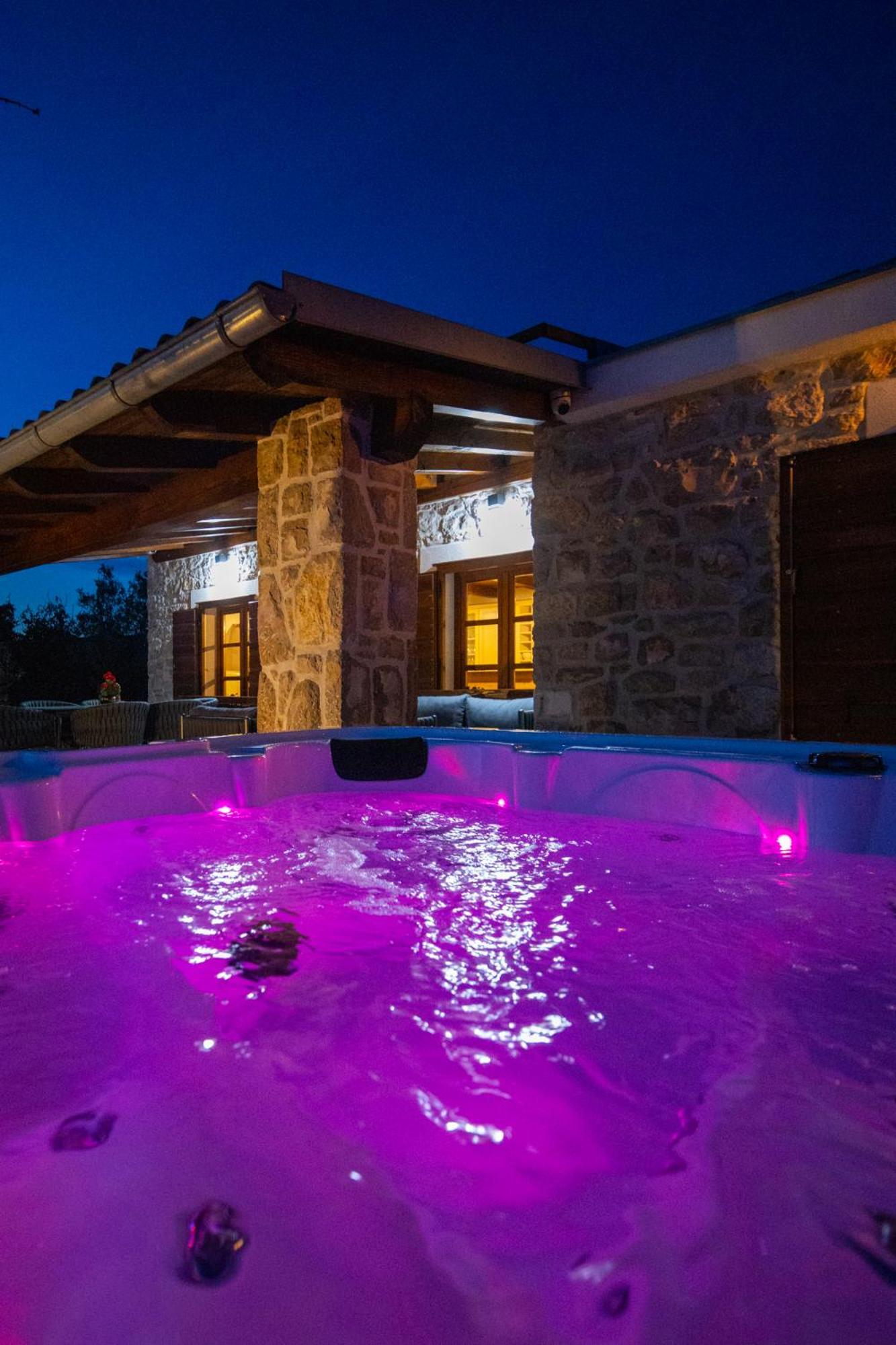 Holiday Home Svemir Drage Luaran gambar