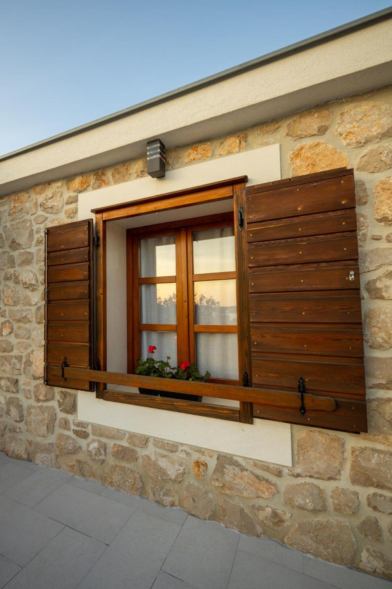 Holiday Home Svemir Drage Luaran gambar