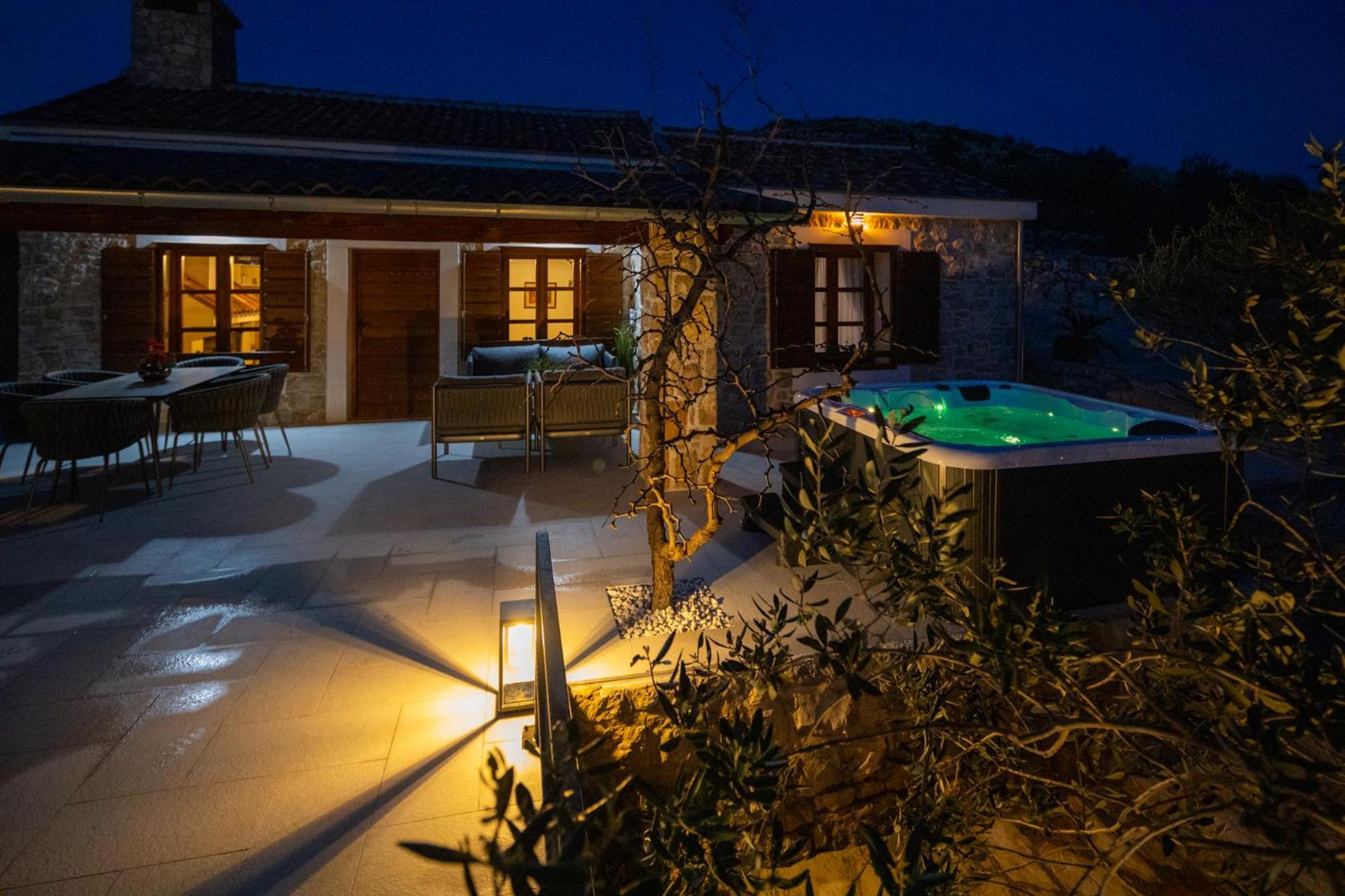 Holiday Home Svemir Drage Luaran gambar