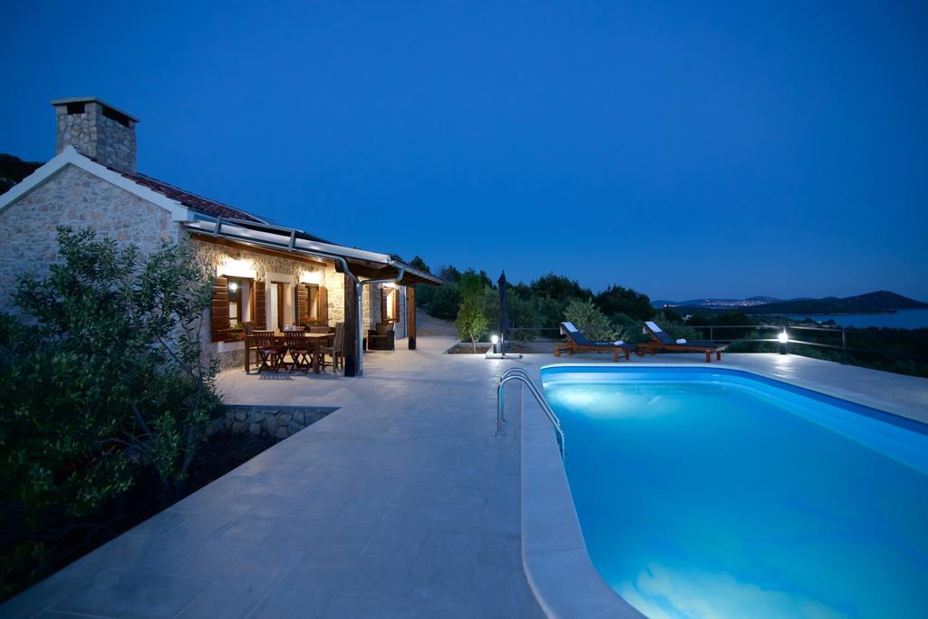 Holiday Home Svemir Drage Luaran gambar